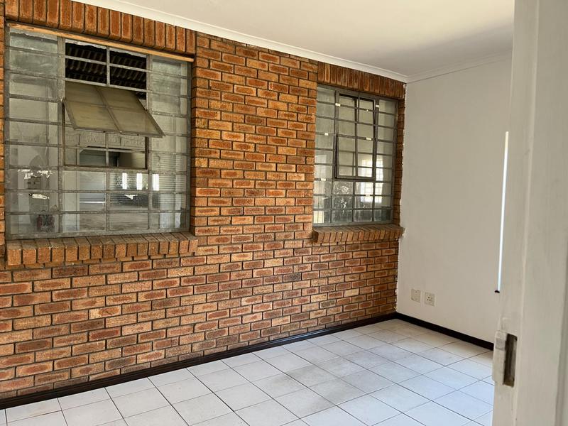 To Let Commercial Property for Rent in Montague Gardens Western Cape